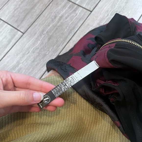 KENSIE Floral Dress with Mesh Neckline Size Large - Picture 5 of 8